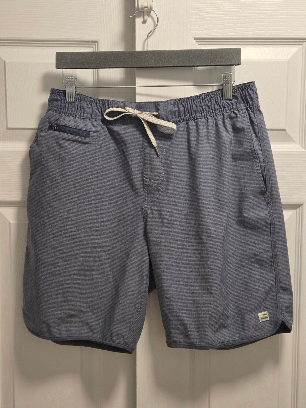 Vuori Banks Shorts - Size Large